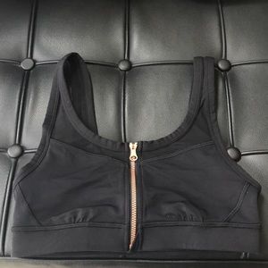 Cute zippered lulu sports bra size 4